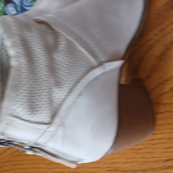 White Mountain booties - Picture 4 of 7